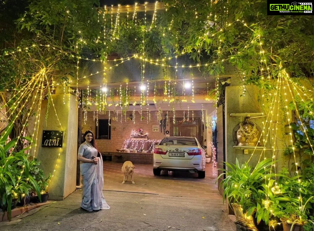 Kushboo Instagram - Wishing you all a very happy Diwali.. ♥♥♥♥♥