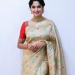Kushee Ravi Instagram - Saree vibes, desi vibes. . . . Makeup : @makeovers_by_shwethagowda Saree. : @mathura_creations Blouse. : @anthariya_ Jewels. : @josalukkas