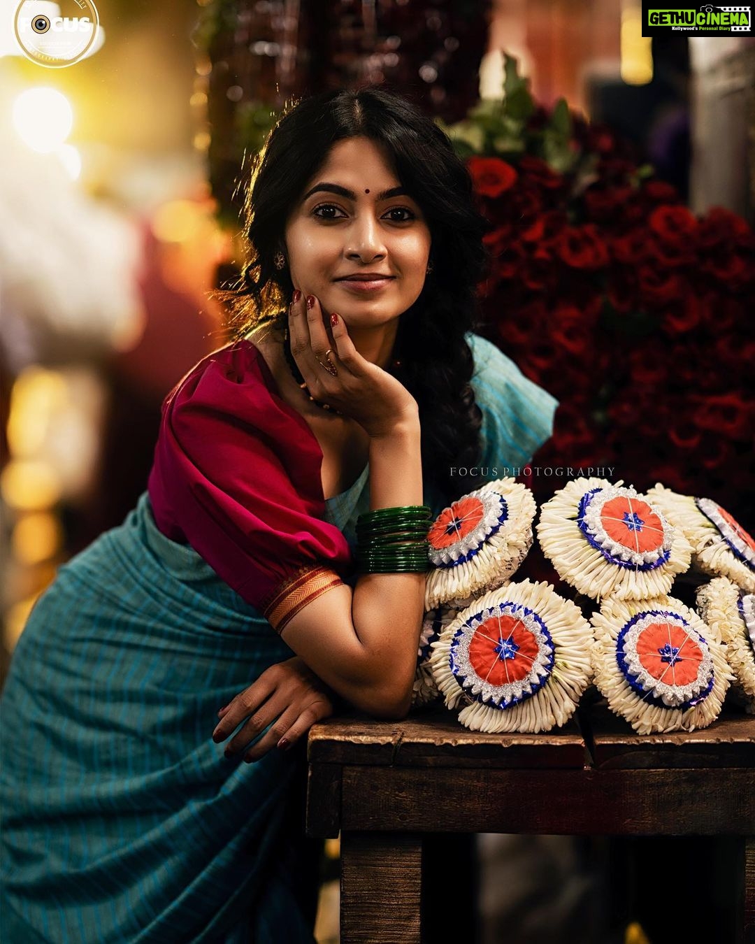 Kushee Ravi Instagram - Happiness blooms from within…..🌹🌸 . . Concept : @nagaraja_somayaji Pc. : @focusphotographyservice M&H. : @makeovers_by_shwethagowda Stylist. : @stylebyaishwarya Accessories : @thespatika