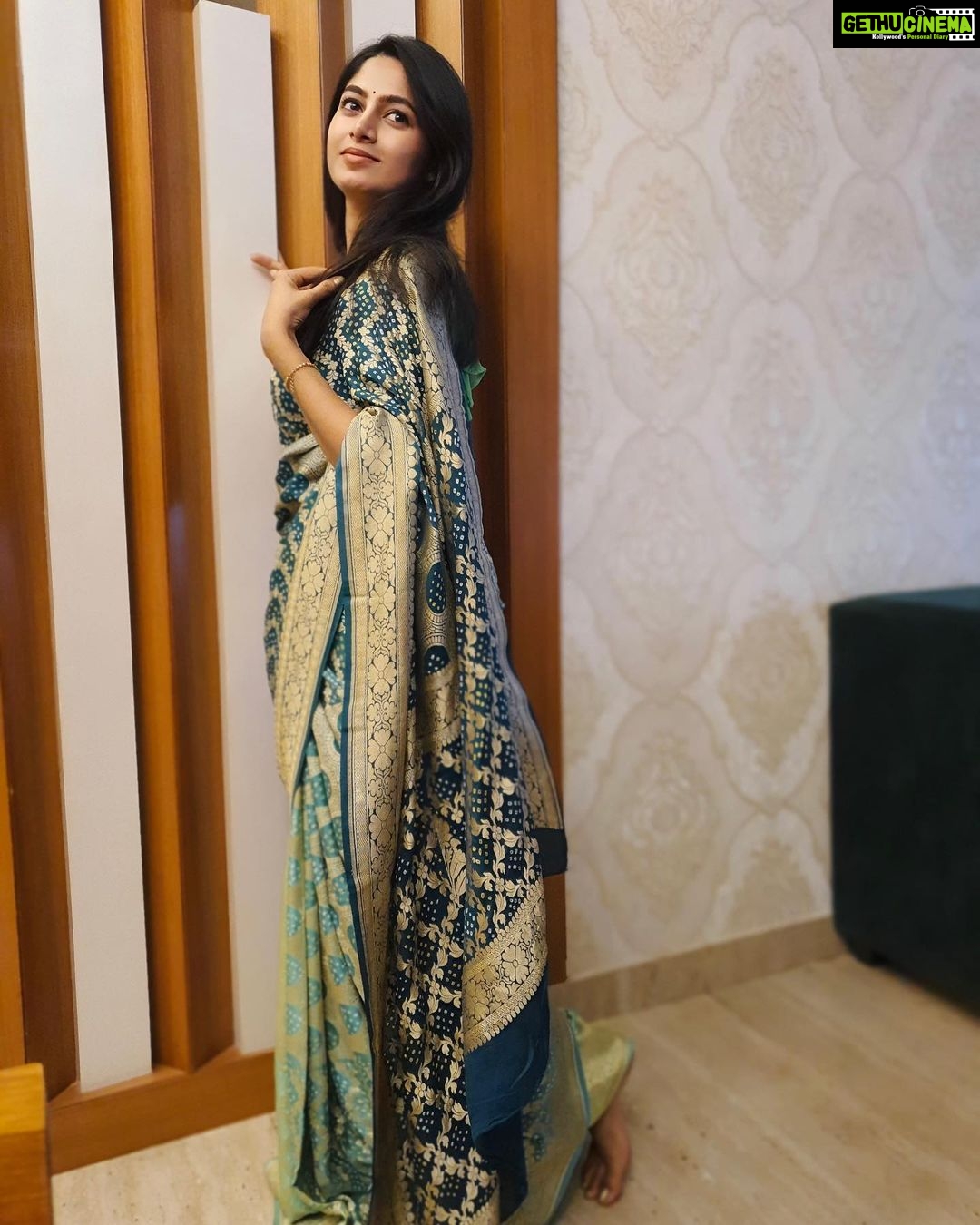 Kushee Ravi Instagram - Being happy never goes out of style . . 👗 : @stylebyaishwarya 💄: @iamkusheeraviofficial 🤭🤩😝