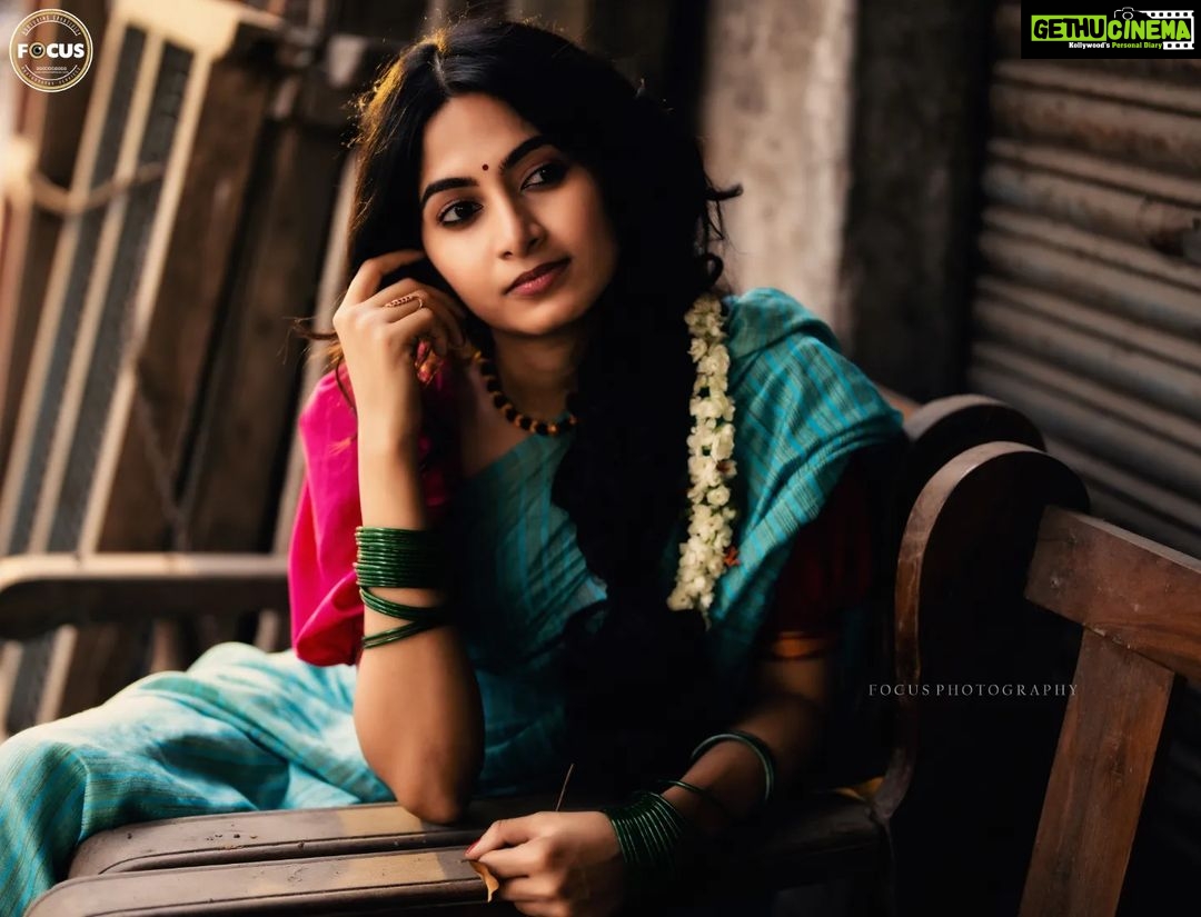Kushee Ravi Instagram - Photoshoot for talented DIA movie fame actress @iamkusheeraviofficial @makeovers_by_shwethagowda @stylebyaishwarya @thespatika #portfolio #modelportfolio #portfolioshoot #portfolios #fashionportfolio #artportfolio #fwportfolio #keralaportfolio #modelingportfolio #portfoliodesign #portfoliobuilding #designportfolio #luxuryportfolio #myportfolio #portfoliowork #makeupportfolio #revistaportfolio #ourportfolio #tattooportfolio #weddingnet_portfolio #portfoliomanagement #portfoliobox_art #portfolioreview #photographyportfolio #modellingportfolio #propertyportfolio #portfolioday #portfoliophotography #portfolio_shoot #actorsportfolio KR Market