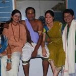 Kushee Ravi Instagram – 🎭ವಿಶ್ವ ರಂಗಭೂಮಿ ದಿನಾಚರಣೆಯ ಶುಭಾಶಯಗಳು 🙏
.
.
World theatre day 😊