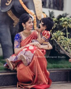 Kushee Ravi Instagram - The most adorable mom and daughter duo ❤️ @iamkusheeraviofficial 🤗

Customised outfit for mother and daughter ❤️

📍Nagarbhavi , Bangalore 

@anthariya_fashionacademy #ballgownbangalore#bangaloregowns
anthariyadesignerstudio #nidhigowda#southindianlangadavni#southindiantradition#langadavni#halfsaree#traditionalhalfsaree #ballgowns#receptiongownsbangalore#bangaloreballgowns#bangaloregowns#gownskarnataka#prettygowns @wedmegood @wedmegoodsouth @bridesofbangalore_ @bridesofsouthindia_ @bridesofkarnatakaa @bridesessentials @bridesoftelugu @blousetrends @blouse_designs_ideas @blouse_designs.on_trend