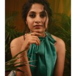 Kushee Ravi Instagram - Glow through what you go through ✨ . . Pc : @nagaraja_somayaji @focusphotographyservice Mua : @makeovers_by_shwethagowda Outfit : @saitanarya Stylist : @stylebyaishwarya . . #filmactor #dia #soul #cinema #fullmeals #actorslife #artist