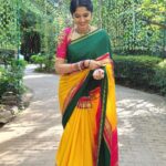Kushee Ravi Instagram - Simplicity never goes out of style 🤩❤️ . . . Saree. : @thenalme Blouse. : @maayarangdesignstudio Vc : @makeovers_by_shwethagowda Mua. : @makeovers_by_shwethagowda Jewels. : @thespatika #dia #actorslife #artist #sareelove #film #kfi #loveforfilm