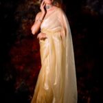 Kushee Ravi Instagram - 🌻 . . Pc : @framesbyvikaskakolu Mua : @shruthiashwath_makeupartist Saree : @thenalme Blouse : @anthariya_ Jewels : @thespatika