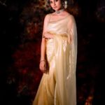 Kushee Ravi Instagram - 🌻 . . Pc : @framesbyvikaskakolu Mua : @shruthiashwath_makeupartist Saree : @thenalme Blouse : @anthariya_ Jewels : @thespatika