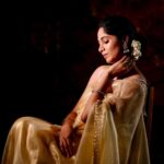 Kushee Ravi Instagram - A witty woman is a treasure; a witty beauty is a power🤩 . . Pc : @framesbyvikaskakolu Makeup : @shruthiashwath_makeupartist Jewellery: @thespatika Saree : @thenalme Blouse : @anthariya_