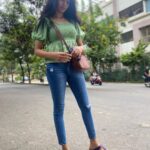 Kushee Ravi Instagram - Goals transform a random walk🚶🏻‍♀️ into a chase 🏃🏻‍♀️ . . . Pc : @thejaswini_sharma ❤️ @aishwarya.sai.k thanks for ruining the third picture 😜