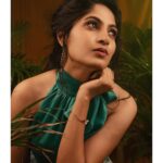 Kushee Ravi Instagram - Glow through what you go through ✨ . . Pc : @nagaraja_somayaji @focusphotographyservice Mua : @makeovers_by_shwethagowda Outfit : @saitanarya Stylist : @stylebyaishwarya . . #filmactor #dia #soul #cinema #fullmeals #actorslife #artist