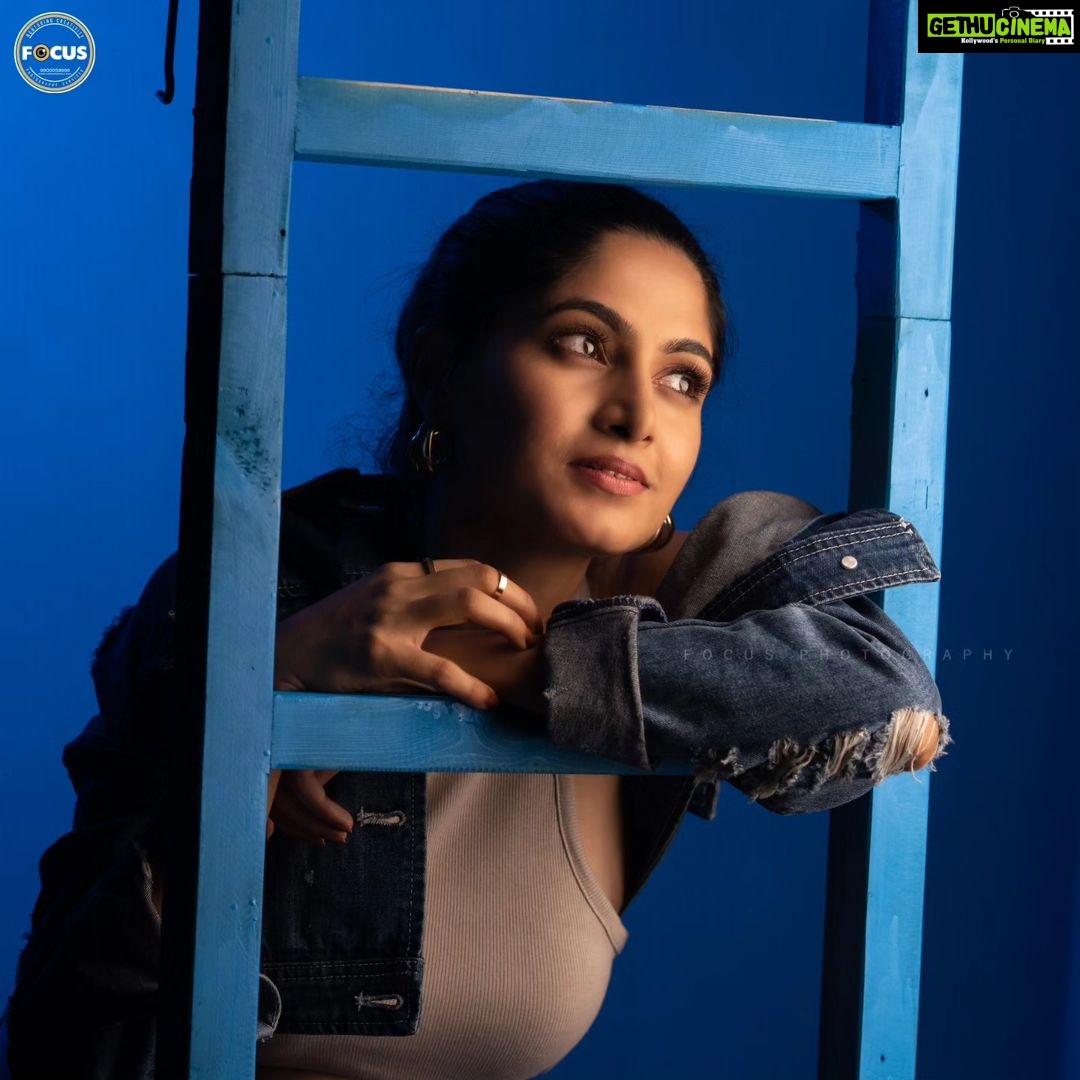 Kushee Ravi Instagram - One more indoor shoot For @iamkusheeraviofficial @makeovers_by_shwethagowda @stylebyaishwarya @focus_spacebangalore #portfolioshoot #portfolio #portrait #photography #model #photoshoot #portraitphotography #modeling #fashionphotography #fashion #photooftheday #canon #modelshoot #photographer #makeup #instagood #modelportfolio #fashionmodel #beauty #portraits #fashionshoot #portfolios #portfoliobuilding #instagram #modelphotography #weddingphotography #makeupartist #portfoliophotography #modelsearch #shoot