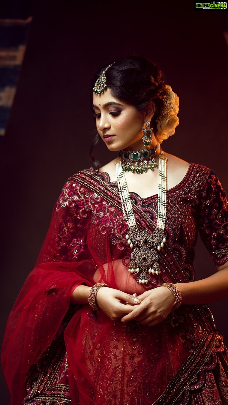 Kushee Ravi Instagram - Radhe❤️ • • Actress : @iamkusheeraviofficial Shoot by📸 : @candid.crew #candidcrew . . . • #radhe #traditional #cinimatography #actress #conceptshoot #shoot #reelsinstagram #kushi