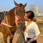 Kyra Dutt Instagram - Monday done right with #Agrima🐴 Good session today! Swipe right for post riding sweaty kisses!😘