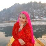 Kyra Dutt Instagram – Kashmir Ki Kali 🌷 Dal Lake