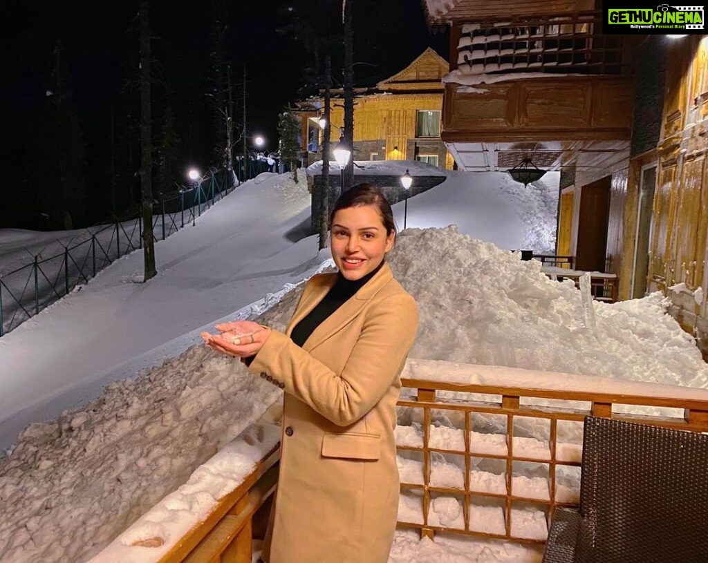 Kyra Dutt Instagram - Kashmir!❄️ The Khyber Himalayan Resort & Spa