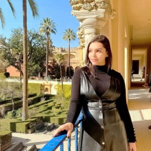 Kyra Dutt Instagram - I have seen many gorgeous cities but Seville took my breath away! Remember Dorne in South of Westeros from Game of Thrones! Well here it is Real Alcazar De Sevilla. In reality Sevilla is a spirited lil town with the scent of orange blossom as the sidewalks are covered with orange trees throughout the old town square! It’s also the birthplace of Flamenco & Tapas! #Andalusia #GOT #Sevilla 😻