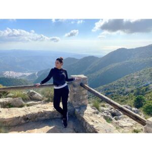 Kyra Dutt Instagram - Trekking Andalusia!🏔 Buenos Dias!☀️