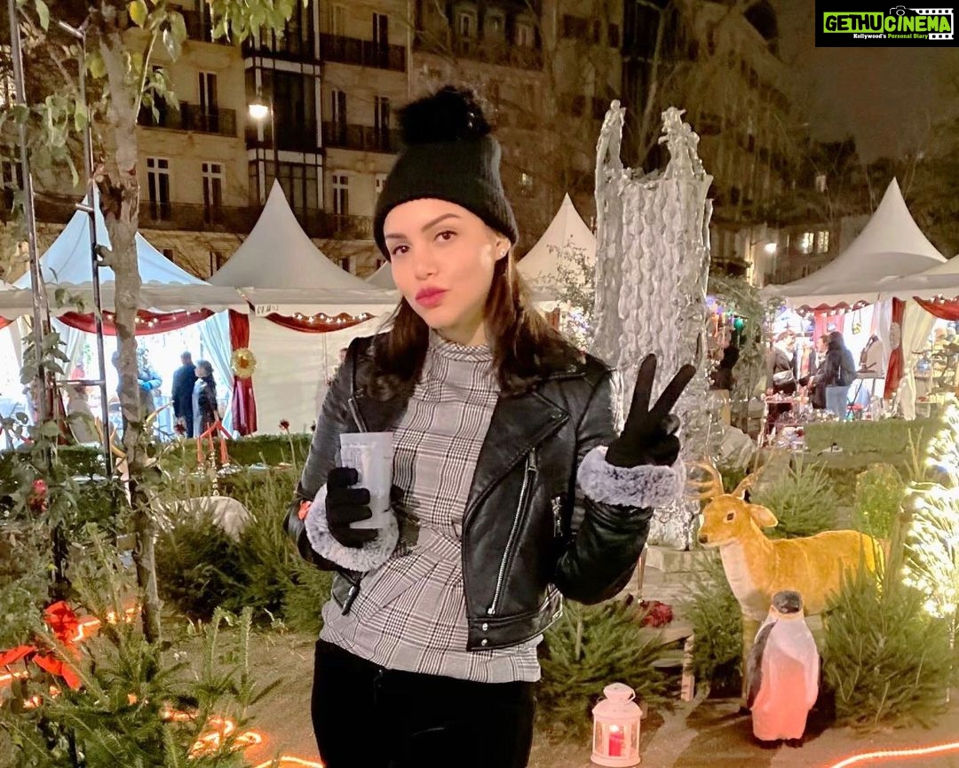 Kyra Dutt Instagram - Heartbroken to see a half burnt Notre Dame. We need more creative people in this world & lesser destructive souls. Even more sad to hear about the current state of affairs in my country. May the New Year have no room for Terrorism & Fascism! #Liberty #Equality #Fraternity ✌️ Cathédrale Notre-Dame de Paris