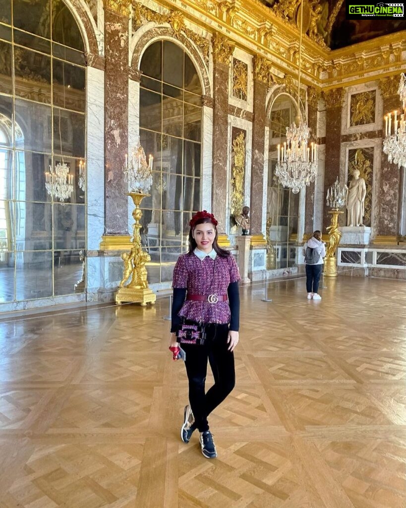 Kyra Dutt Instagram - Let them eat cake! 🍰 #MarieAntoinettexFridaKahlo! 🍭 Château de Versailles