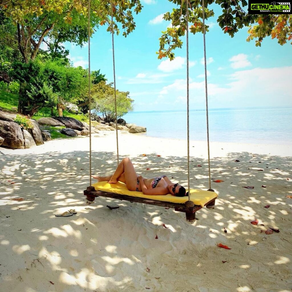 Kyra Dutt Instagram - Island Vibes! IDGAF! Wellness retreats be like this! The real east coast! Swinging in Samui! #SpiritualGangster😎 Kamalaya Koh Samui