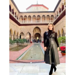 Kyra Dutt Instagram - I have seen many gorgeous cities but Seville took my breath away! Remember Dorne in South of Westeros from Game of Thrones! Well here it is Real Alcazar De Sevilla. In reality Sevilla is a spirited lil town with the scent of orange blossom as the sidewalks are covered with orange trees throughout the old town square! It’s also the birthplace of Flamenco & Tapas! #Andalusia #GOT #Sevilla 😻