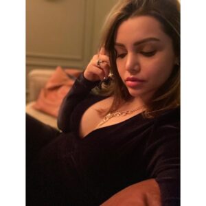 Kyra Dutt Instagram - 🖤