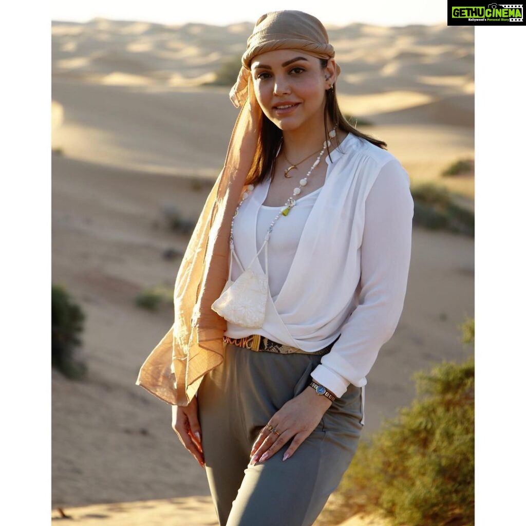 Kyra Dutt Instagram - 🌙𝓓𝓾𝓷𝓮 Platinum Heritage Dubai