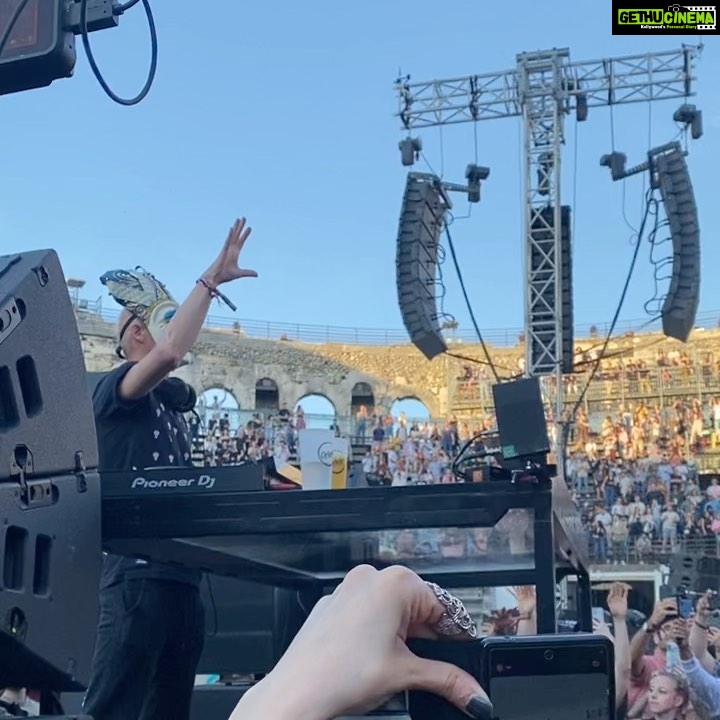 Kyra Dutt Instagram - Veni Vidi Vici @borisbrejcha @cerclemusic #Epic!🔥 Les Arenes de Nimes