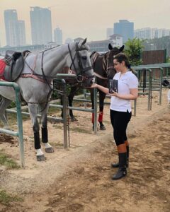 Kyra Dutt Instagram - ☀️+🐴+❤️=💯