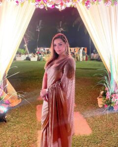 Kyra Dutt Instagram - 𝓓𝓮𝓼𝓲 * 𝓖𝓲𝓻𝓵