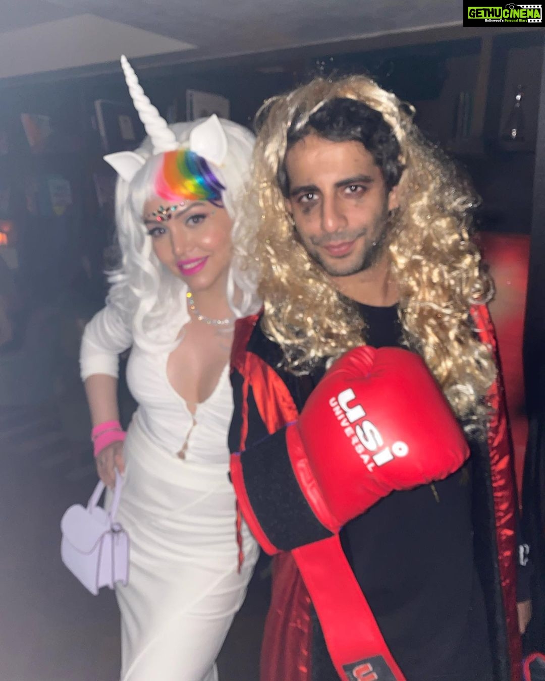 Kyra Dutt Instagram - 𝕳𝖆𝖕𝖕𝖞 𝕳𝖆𝖑𝖑𝖔𝖜𝖊𝖊𝖓! 🦄🌈✨ Soho House Mumbai