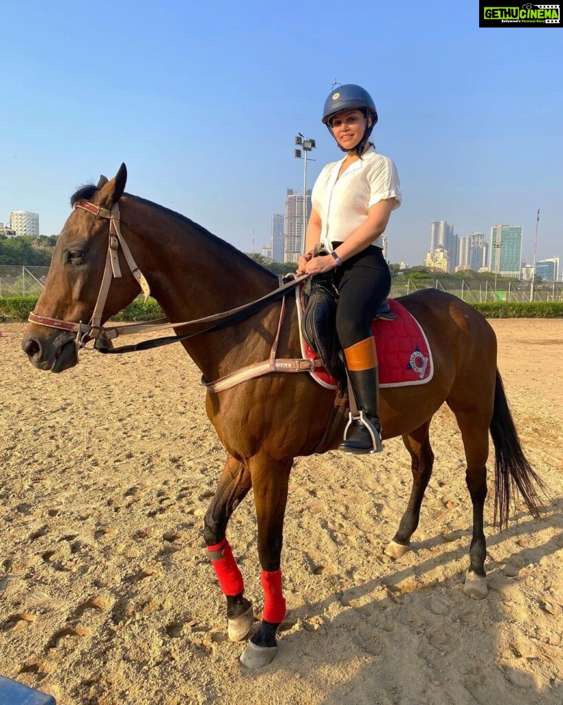 Kyra Dutt Instagram - Monday done right with #Agrima🐴 Good session today! Swipe right for post riding sweaty kisses!😘