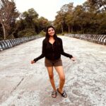 Lahari Shari Instagram - Feeling like a Rockstar on this bridge 🌉✨ Smiling my way through life and embracing all the good vibes 💫 Rocking this road with confidence and gratitude 🚶‍♀️ Letting happiness flow through me like the wind in my hair 💃 Life's too short to not enjoy every moment, so I'm making memories and cherishing them forever ❤️ Capturing this happy moment to remind myself to keep shining bright ✨ Photographer : @troyphotographyofficial #RockstarVibes #EmbraceTheGood #HappinessIsKey #MemoriesForLife #FeelingBlessed #SmileAndRockOn #BridgeHappiness #RoadToJoy #CherishTheMoment #LivingMyBestLife #HappyOnTheRoad #GoodVibesOnly Hyderabad