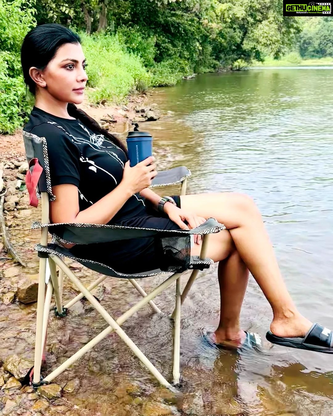 Lahari Shari Instagram - Feeling totally zen π§ββοΈ as I soak up the riverside vibes π Nature's symphony π has me in awe of its green wonderland π³πΏ The perfect spot to unwind and escape the chaos of city life π Photographer : @troyphotographyofficial #GoodMorning #HappyVibes #lovelylife #PositivityAllAround #RiversideRetreat #NatureNirvana #GreeneryGoals #ChillingByTheRiver #NatureLover #PeacefulParadise Hyderabad