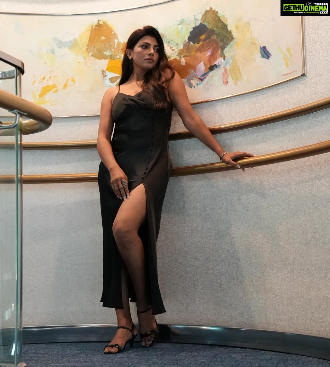 Lahari Shari Instagram - Living my best life, feeling like a boss πβ¨ Embracing the beauty that surrounds me πΈπΏ Happiness looks good on me πβ¨ Designer and Stylist : @adamohyd Photographer : @troyphotographyofficial #GoodMorning #PositivityVibes #LifeIsBeautiful #HappyFeels #BossBabe #HappyVibes #Positivity #Blesssed #PosingGoals Cruise