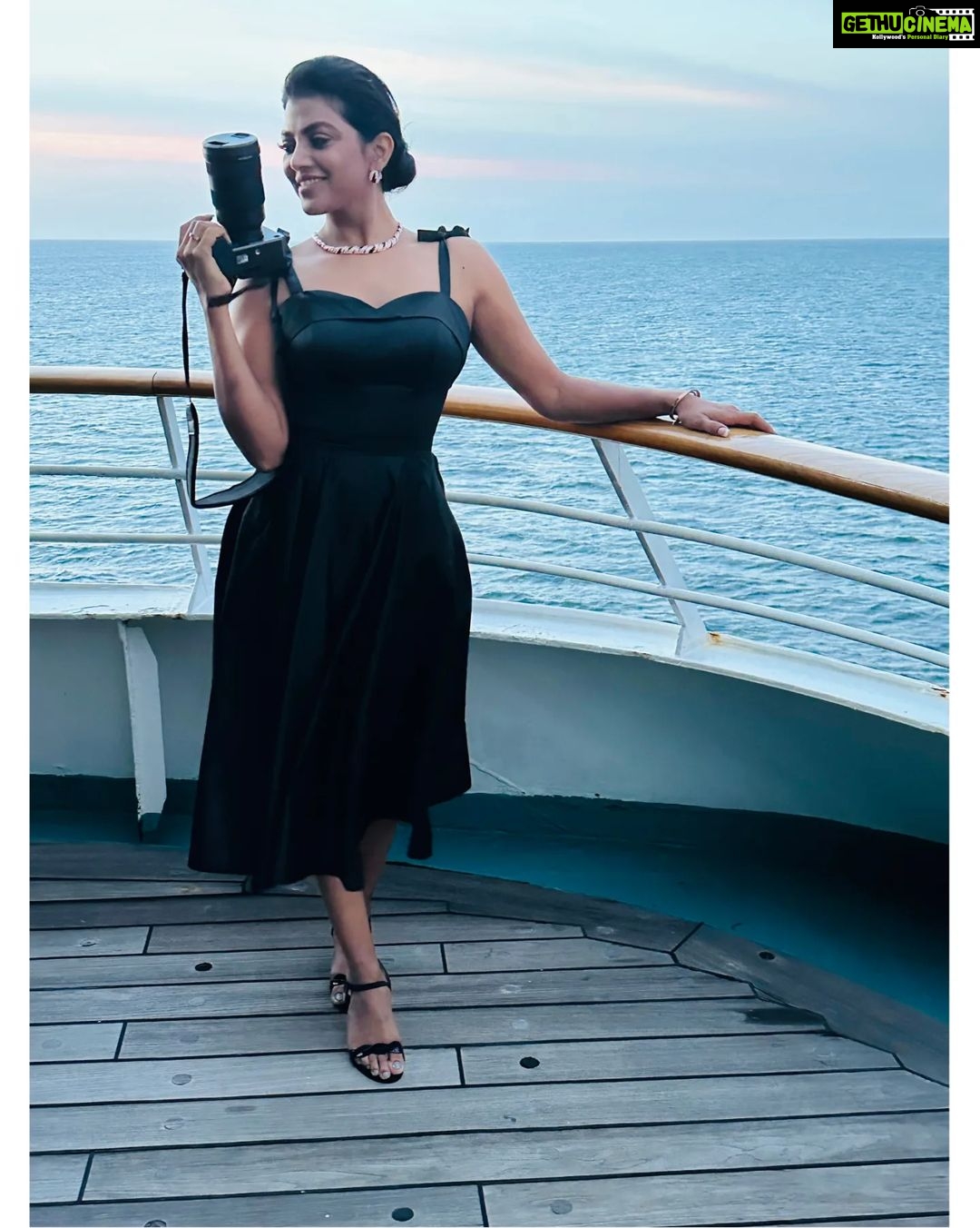 Lahari Shari Instagram - Capturing endless waves of joy on this cruise adventure! ππ’ Feeling so blessed to be surrounded by the beauty of the sea πΈβ¨ Designer and Stylist : @adamohyd Photographer : @troyphotographyofficial #CruisinAndChillin #SeaLove #LifeThroughTheLens #OceanLove #CruiseLife #HappyTimes #HappyVibes #SeasideSnaps #SmilingAndPosing #HappyHeart