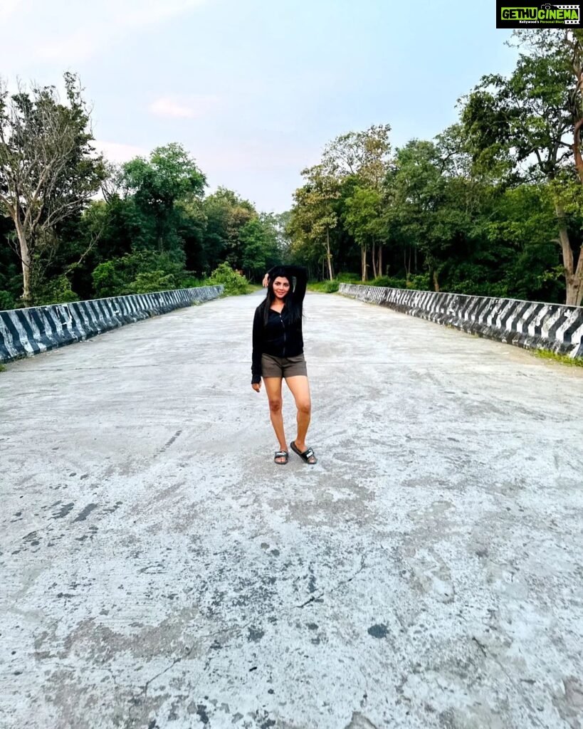 Lahari Shari Instagram - Feeling like a Rockstar on this bridge 🌉✨ Smiling my way through life and embracing all the good vibes 💫 Rocking this road with confidence and gratitude 🚶‍♀️ Letting happiness flow through me like the wind in my hair 💃 Life's too short to not enjoy every moment, so I'm making memories and cherishing them forever ❤️ Capturing this happy moment to remind myself to keep shining bright ✨ Photographer : @troyphotographyofficial #RockstarVibes #EmbraceTheGood #HappinessIsKey #MemoriesForLife #FeelingBlessed #SmileAndRockOn #BridgeHappiness #RoadToJoy #CherishTheMoment #LivingMyBestLife #HappyOnTheRoad #GoodVibesOnly Hyderabad
