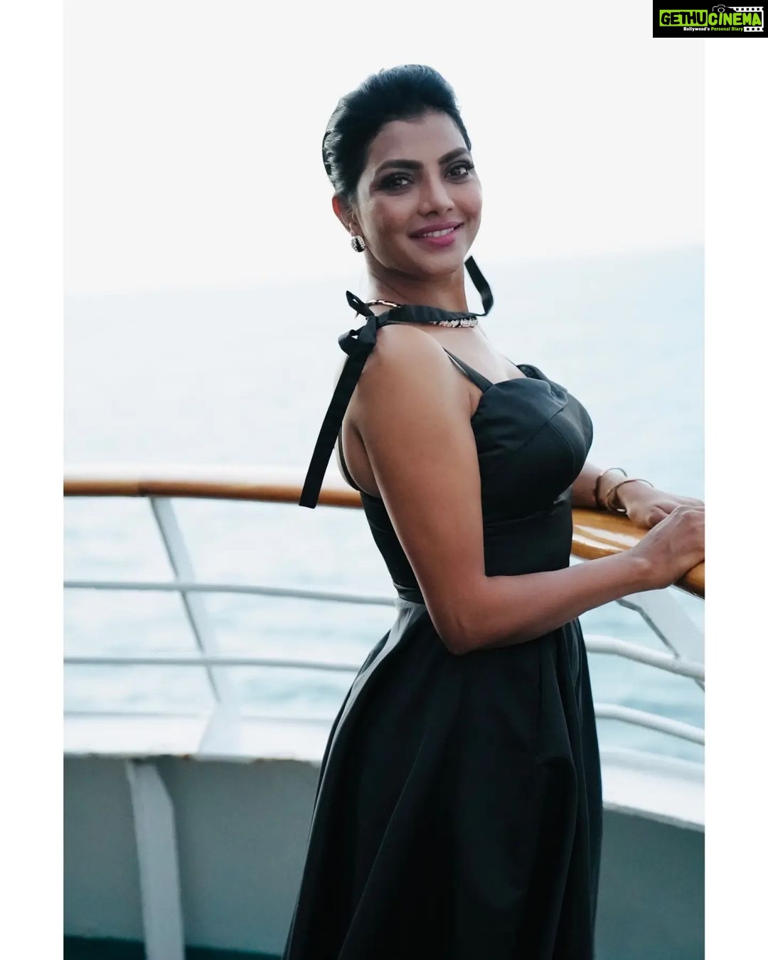 Lahari Shari Instagram - Tuesday vibes got me like πβ¨ Standing tall, feeling the happiness flow through my veins. Embracing the power of a brand new day. π Designer and Stylist : @adamohyd Photographer : @troyphotographyofficial #TuesdayMorningFeels #SmileBright #PositiveVibesOnly #TuesdayVibes #HappinessIsKey #SmileBig #MorningMotivation #HappinessIsContagious #SmileBright #MorningMood Cruise