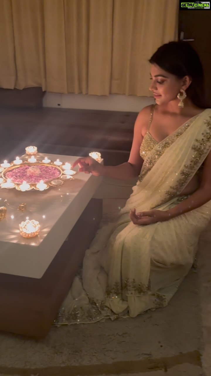 Lahari Shari Instagram - Happy n safe diwali everyone. Goddess Laxmi bless you all abundantly 🙏🏻🌟🌟 Design : @rohitgandhirahulkhanna Stylist : @adamostylestudio #diwali #diwalivibes✨ #saree #pooja #festival #festivewear #diya #light #flowers #dantera #safediwali #happydiwali #laxmidevi #tollywood #actress #sunday #biggbosstelugu #happy #happiness #instrumental #music Hyderabad