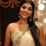 Lahari Shari Instagram - Lighten up this world with your smile on the eve of this Diwali. 🫵🏻 You are the diva who should be rediscovered by you everyday!!!🤍❤️🌟🌟 Design : @rohitgandhirahulkhanna Stylist : @adamostylestudio #lightenup #rediscover #world #diwali #dressup #saree #lights #diva #elegance #elegant #everyday #you #smile #actress Hyderabad