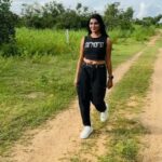 Lahari Shari Instagram - Heeriye Heeriye Aa Aa Teri Hoke MaraanJind Jaan Karaan #jind #jaan #instaart #instaartist #gainwithmtaaraw #sidnaaz #mangaart #merijaan #jaanu #jaan❤ #instareels #reels #reelsinstagram #trending