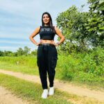 Lahari Shari Instagram - Embracing the serenity of Sunday mornings amidst nature's embrace. 🌿☀️ #goodmorning #HappySunday #loveyouall #LifeIsBeautifu #HappyWeekend #WeekendBliss #actresslife #TollywoodVibes #cinema #teluguactress Hyderabad