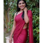 Lahari Shari Instagram - Feeling like a desi queen 👑✨ Rocking the saree vibes at home and loving every moment of it! 💃🏽 Slaying in my tradition. Embracing the beauty of our culture and feeling all kinds of fabulous! ❤️🖤 Saree : @srikrishnasilk Ptographer : @troyphotographyofficial Stylist : @adamostylestudio #DesiQueen #SareeVibes #HomeSlay #TraditionalLove #FeelingFabulous #CultureConnects #IndoorsGlam #SlayAtHome #HappyVibes #SmileBright #EmbraceYourRoots #teluguactress #tollywood #biggbosstelugu #actress #actresslife #telugucinema #telugumovies #Hyderabad