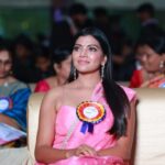 Lahari Shari Instagram - Felt like a total 🌟 as the Guest of Honour at Veda Degree College's Graduation Ceremony and Freshers Party Yesterday! It's such an honour to be recognized and celebrated by these amazing students. 🎓✨ Embracing this new role with grace and excitement. It was a great experience to inspire and motivate these future leaders to chase their dreams and make a difference in the world. 🌍 🎉🥳 @vedadegreecollege Designer and Stylist : @adamostylestudio #GuestOfHonor #VedaDegreeCollege #GraduationCeremony #FreshersParty #NewBeginnings #FutureLeaders #Inspiration #Motivation #LetsParty #CelebrateSuccess #NavratriVibes #FestiveFeeling #IndianFestivals #CelebrationMode #GlamorousAndGraceful #Navratri2023 #actress #teleuguactress #telugucinema #telugumovies #filmcity #hyderabad #tollywood Hyderabad