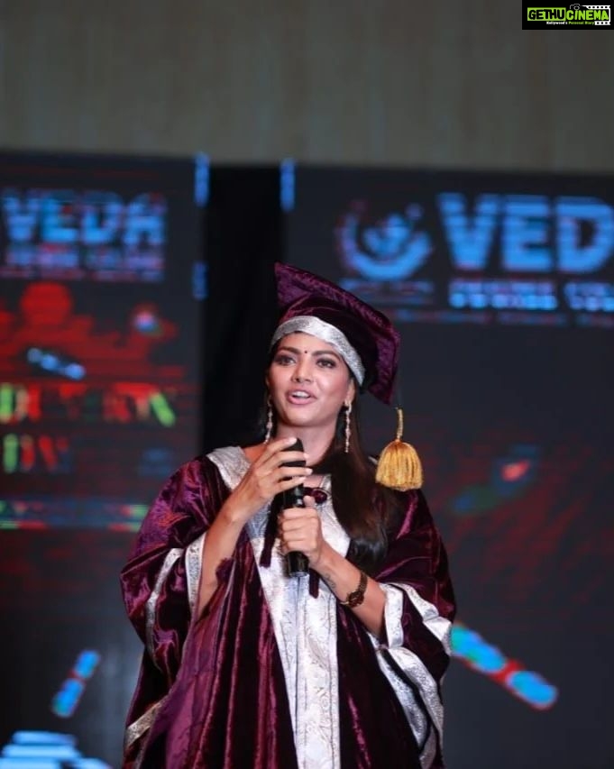 Lahari Shari Instagram - Felt like a total 🌟 as the Guest of Honour at Veda Degree College's Graduation Ceremony and Freshers Party Yesterday! It's such an honour to be recognized and celebrated by these amazing students. 🎓✨ Embracing this new role with grace and excitement. It was a great experience to inspire and motivate these future leaders to chase their dreams and make a difference in the world. 🌍 🎉🥳 @vedadegreecollege Designer and Stylist : @adamostylestudio #GuestOfHonor #VedaDegreeCollege #GraduationCeremony #FreshersParty #NewBeginnings #FutureLeaders #Inspiration #Motivation #LetsParty #CelebrateSuccess #NavratriVibes #FestiveFeeling #IndianFestivals #CelebrationMode #GlamorousAndGraceful #Navratri2023 #actress #teleuguactress #telugucinema #telugumovies #filmcity #hyderabad #tollywood Hyderabad
