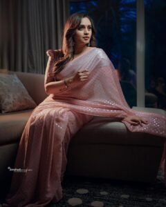 Lakshmi Nakshathra Instagram - Saree Day 💫

Photography @jimshadphotography
Wearing @kayjodesigns.online 
Production: @avmagic.ae 

#lakshminakshathra
