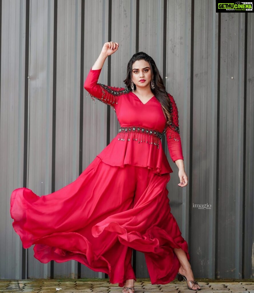 Lakshmi Nakshathra Instagram - Red is a bit of everything: kinda classy, kinda crazy. 📸. @imagiophotography_official Outfit: @acornfashionlines Stylist : @stylewithandriya Muah @mukeshmuralimakeover Asst. @arjunarju111 Jwlry : @goodwillcollectionskerala #lakshminakshathra