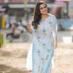 Lakshmi Nakshathra Instagram - Sunshine looks good on me! 📸. @libzalonso Wearing @sandlore_artisanaltreasures Muah @sindhu_valsan #lakshminakshathra #day #goodday #insta #instapost #picoftheday