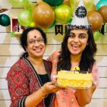 Lakshmi Nakshathra Instagram - Hugs to my Family 🤗❤️ @binduunn5 @shyam_k_nair @lena_chungath @lijo_chungath