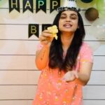 Lakshmi Nakshathra Instagram - All about Yesterday Night 🤗 Happy birthday to myself - cheers to many years ahead ! 🤗 Thank you all for your love and wishes❤️ #lakshminakshathra Hugs to @shyam_k_nair @lijo_chungath @lena_chungath🫂🫂